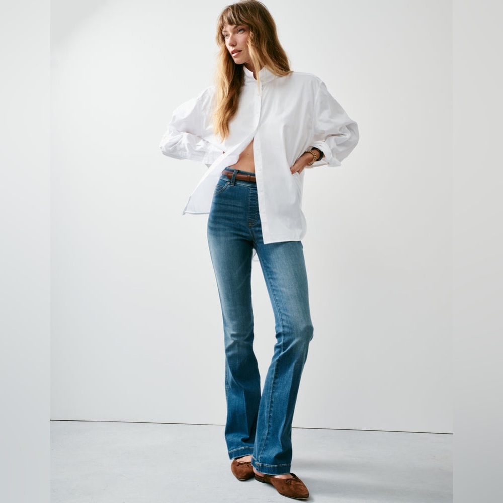 NWT SPANX Petite Flare Jeans in Vintage Indigo